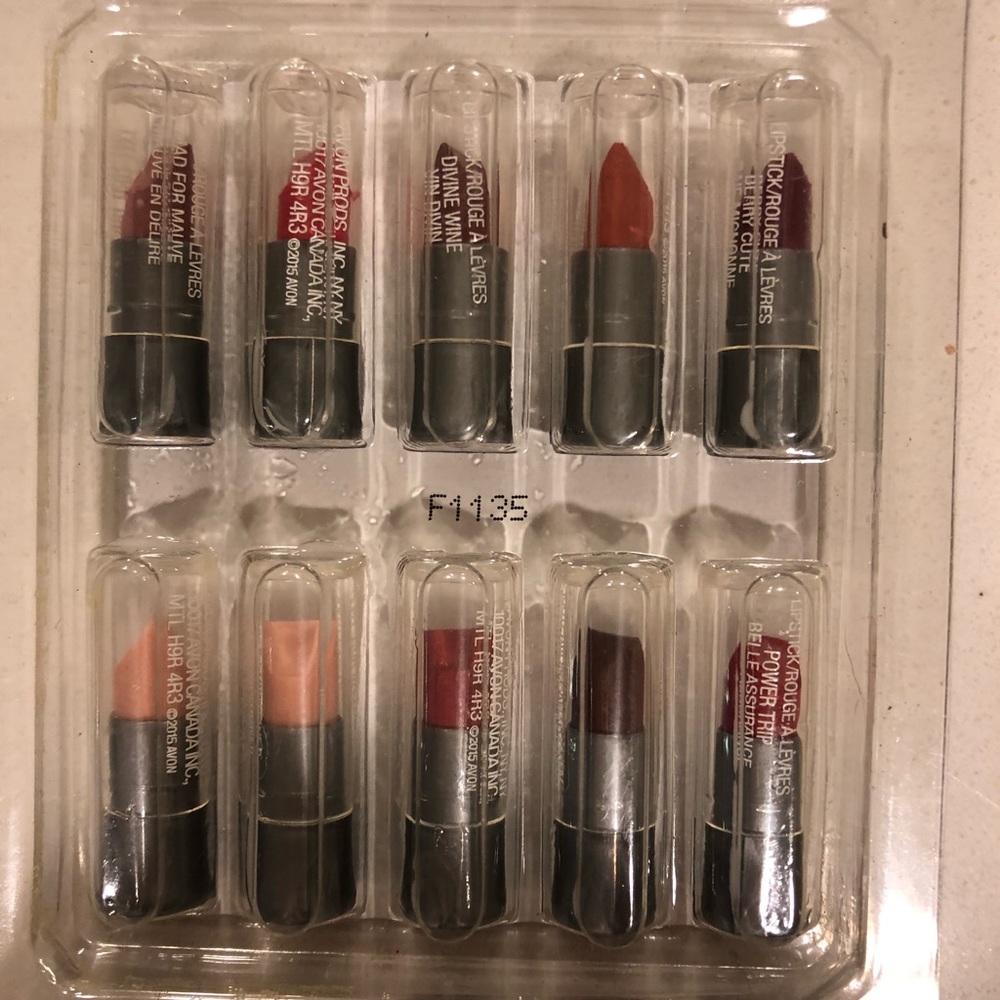 Brand New Sealed Avon beyond color lipstick sample